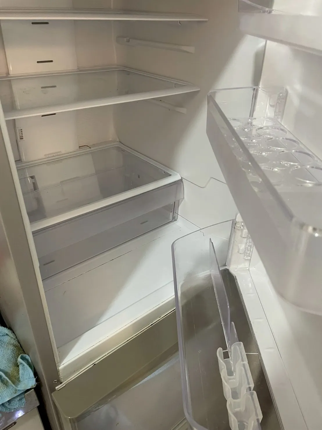 ゴミ屋敷ゴミ撤去、清掃一式ゴミ軽トラック4台分