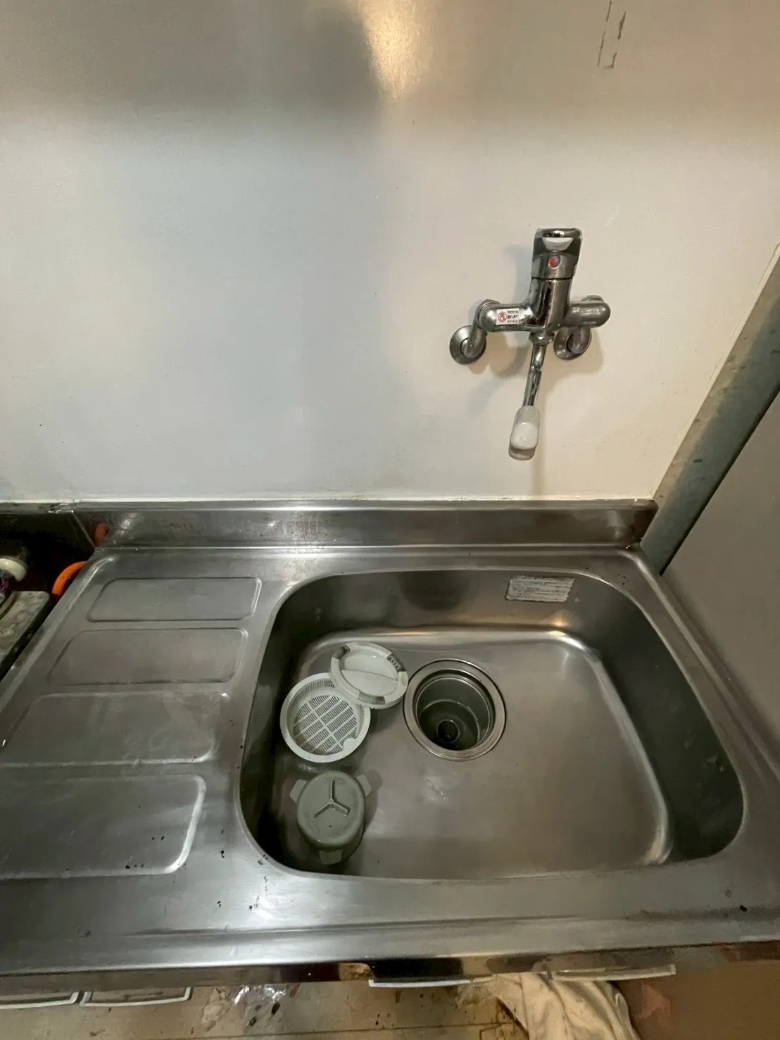 ゴミ屋敷ゴミ撤去、清掃一式ゴミ軽トラック4台分