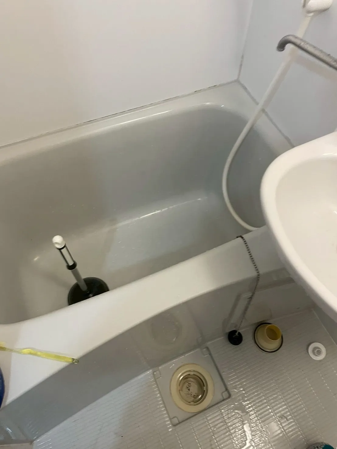 ゴミ屋敷ゴミ撤去、清掃一式ゴミ軽トラック4台分